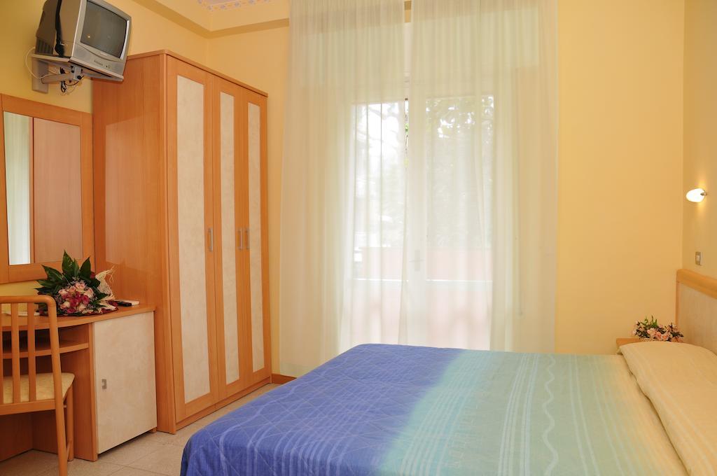 Hotel Rita Риччоне Номер фото
